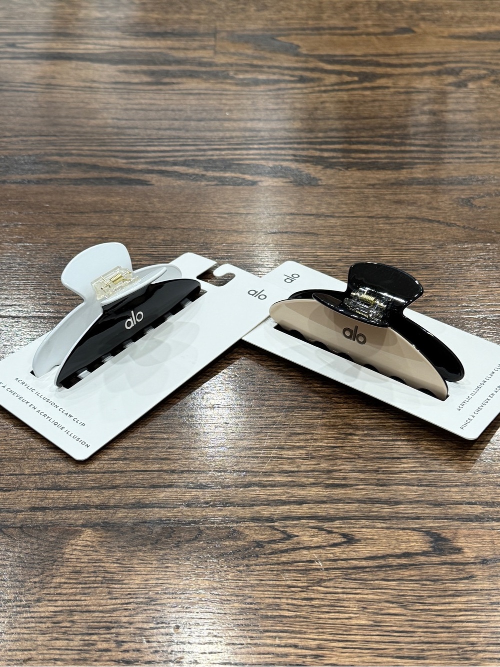 Alo Acrylic Illusion Claw Hair Clips set of 2 brand new